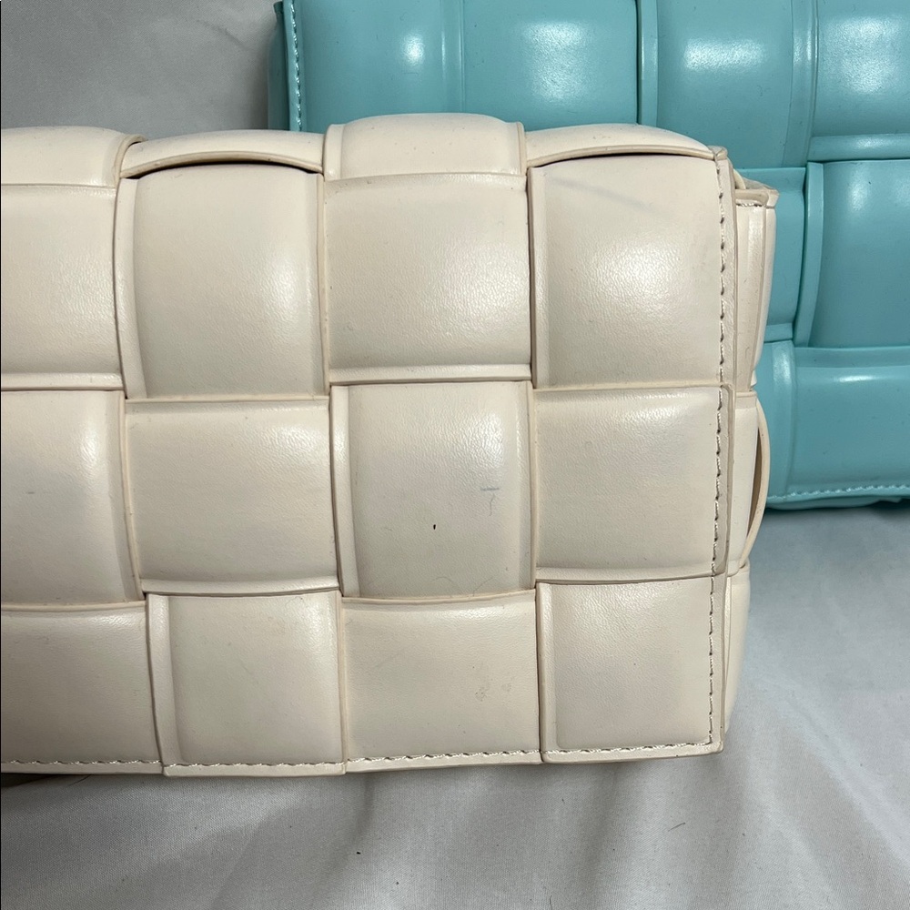 Purses - Picture 2 of 7